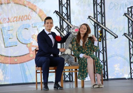 Весь мир театр: первый конкурсный день Плеханов Фест
